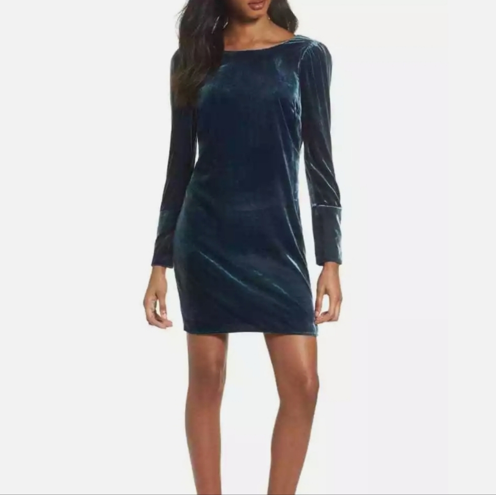 Chandler Henry XSP Elegant Velvet Dress in Deep Teal